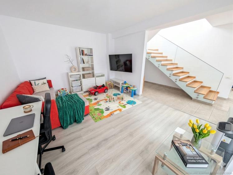 Casă individuală cu 4 camere cu Teren 233 Mp în Tunari