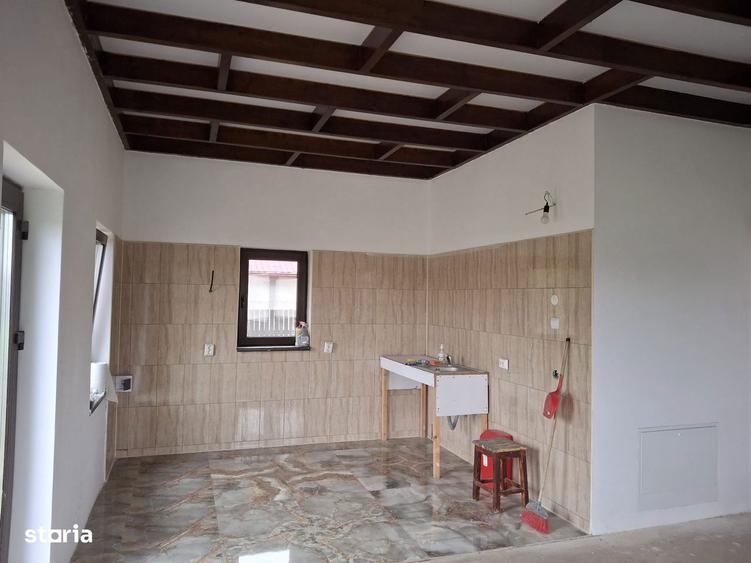 Casă cu 3 camere cu Teren 977 Mp în Petrăchioaia