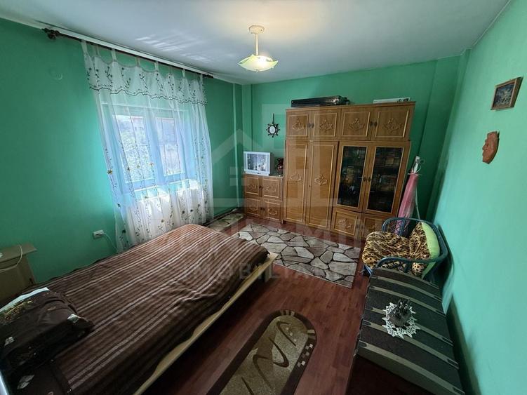 Casă cu 5 camere cu Teren 1039 Mp în Rovine
