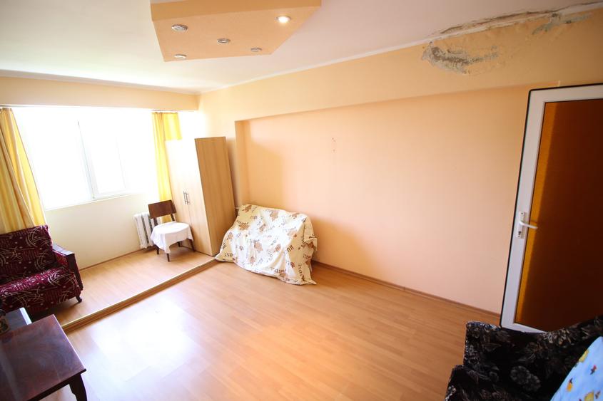 Apartament cu 2 camere decomandat în