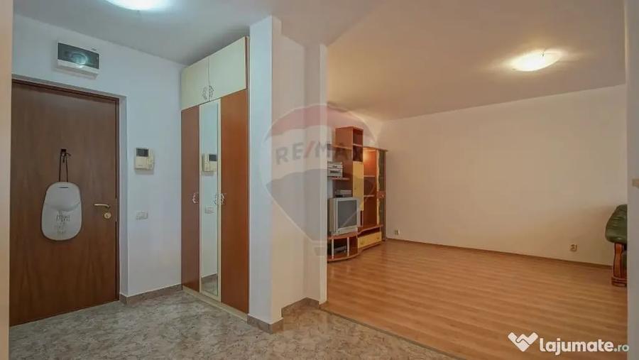 Apartament cu 3 camere decomandat în Griviței