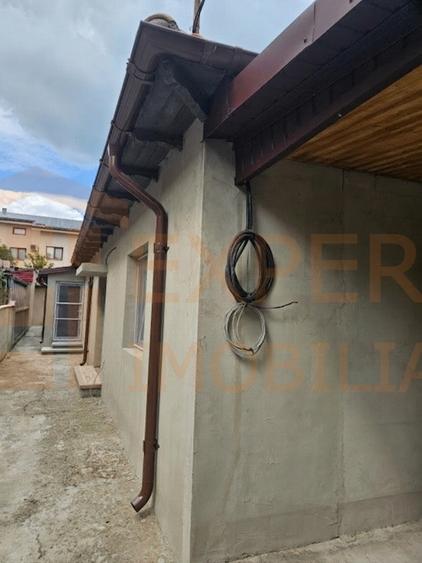 Casă individuală cu 5 camere cu Canalizare în Faleza Nord