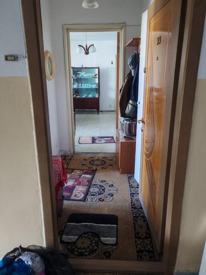 Apartament cu 3 camere semidecomandat în Bucur Obor