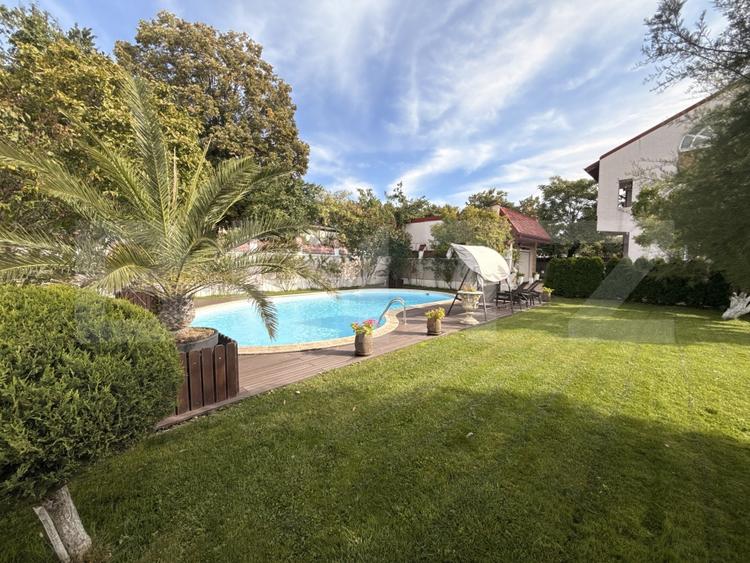 Casă individuală cu 9 camere cu Piscina în Central