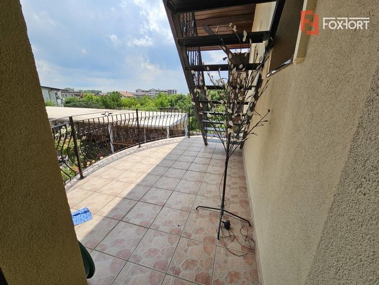 Casă individuală cu 5 camere cu Canalizare în Giroc