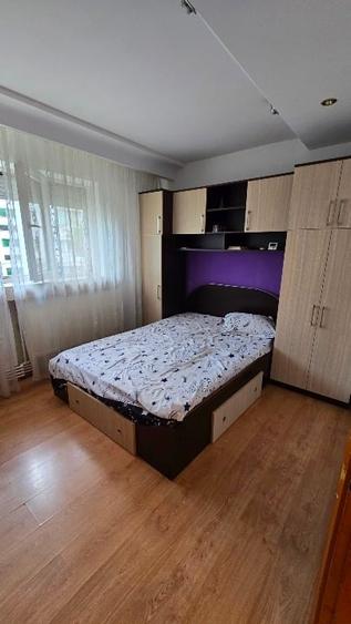 Apartament cu 2 camere semidecomandat, mobilat în Craiovița Nouă