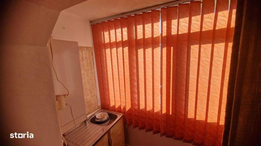 Vand apartament 3 camere, 68 mp, et. 4, decomandat, acoperis!!! - 7
