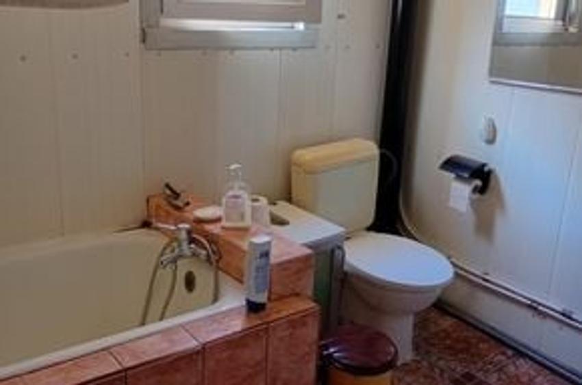 Casă cu 4 camere cu Garaj în Titan