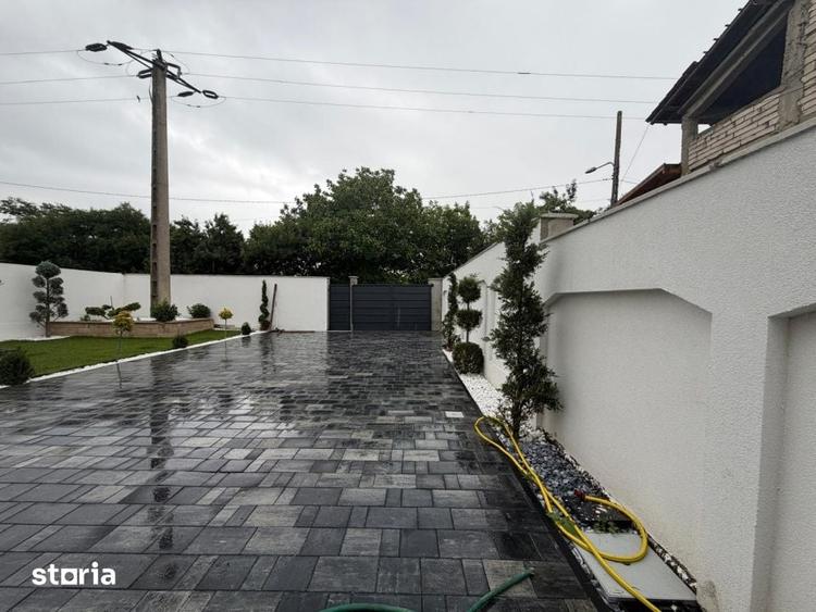 Casă cu 3 camere cu Teren 370 Mp în Romanești