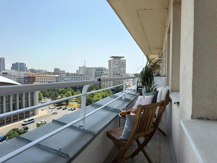 Apartament cu 3 camere semidecomandat în Sala Palatului