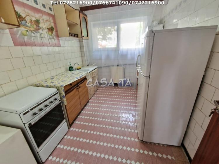 Inchiriere apartament 3 camere, situat in Targu Jiu, Str. G-ral Christian Tell - 4