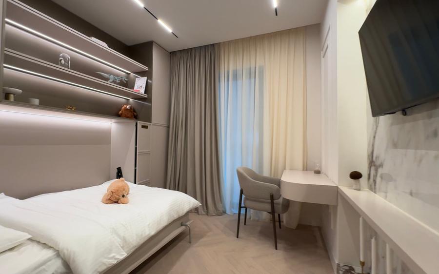 Apartament cu 3 camere decomandat în Aviației