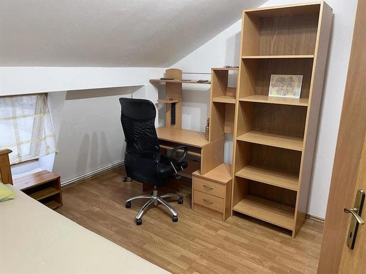Apartament cu 4 camere decomandat, mobilat în Vasile Aaron
