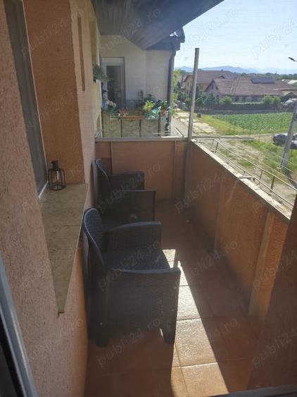Apartament cu 4 camere decomandat în Halmeu