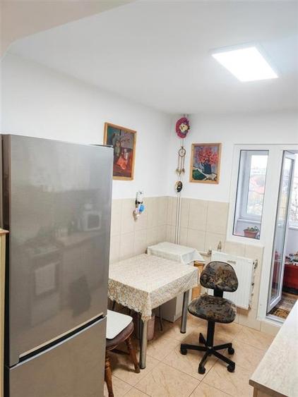 RECO Apartament cu 3 camere decomandat in cartierul Rogerius - 2
