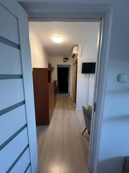 Apartament cu 2 camere decomandat, mobilat în Rovine