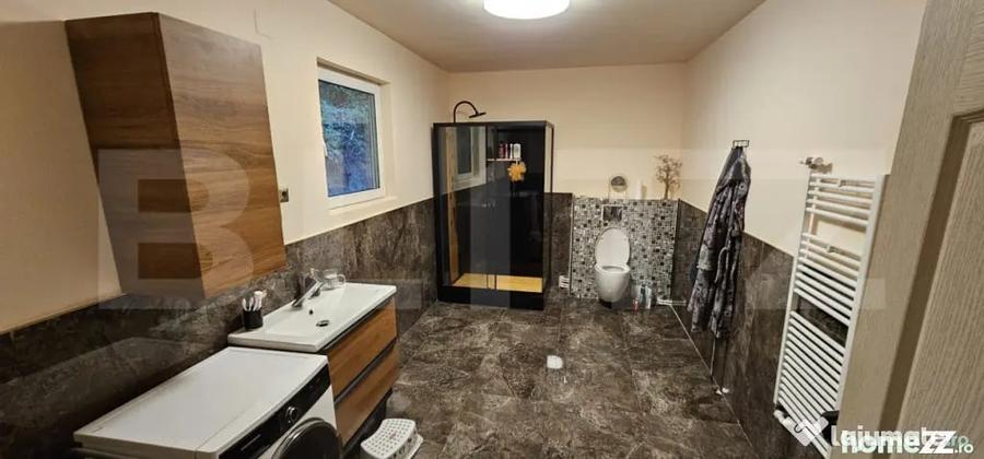 Casă cu 3 camere cu Teren 1212 Mp în Central