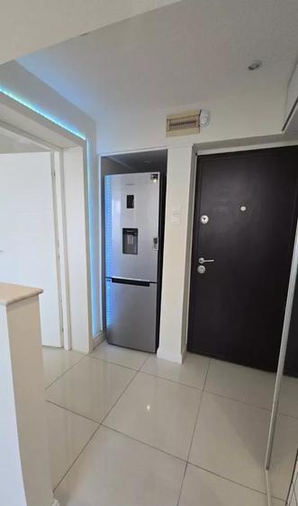 Apartament cu 3 camere semidecomandat, mobilat în Titan