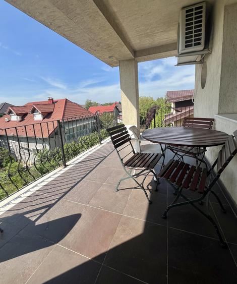 Apartament cu 4 camere decomandat, mobilat în Băneasa