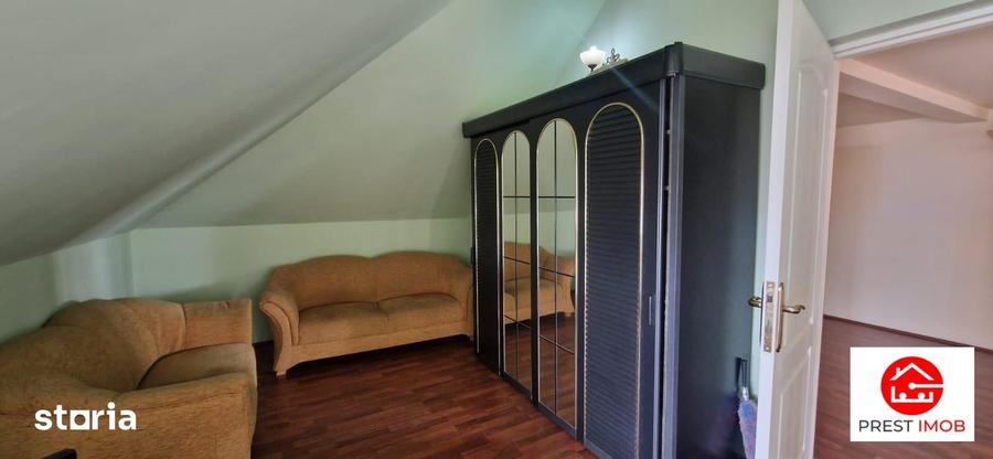 Casă cu 6 camere cu Teren 435 Mp în Central