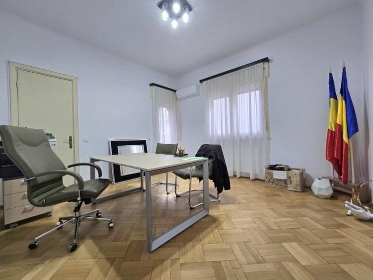 Apartament cu 5 camere în Dorobanți