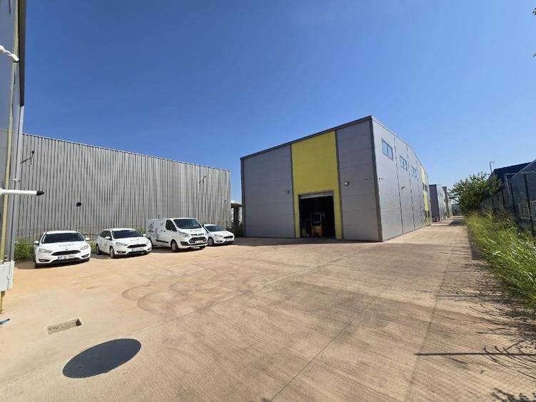 Spațiu industrial, de 445 mp, în Chiajna