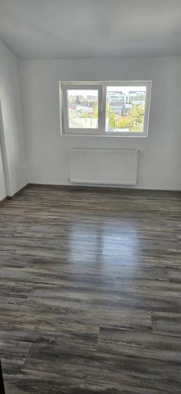 Apartament cu 3 camere decomandat, mobilat în Rahova