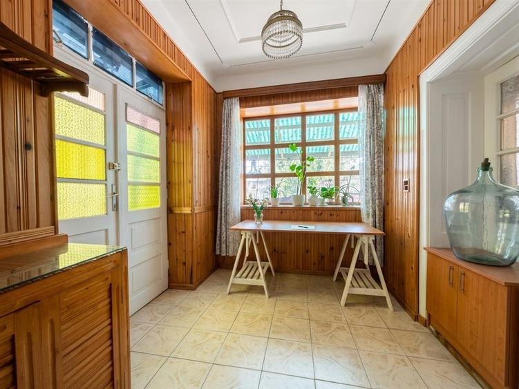 Casă cu 3 camere cu Teren 463 Mp în Exterior Est