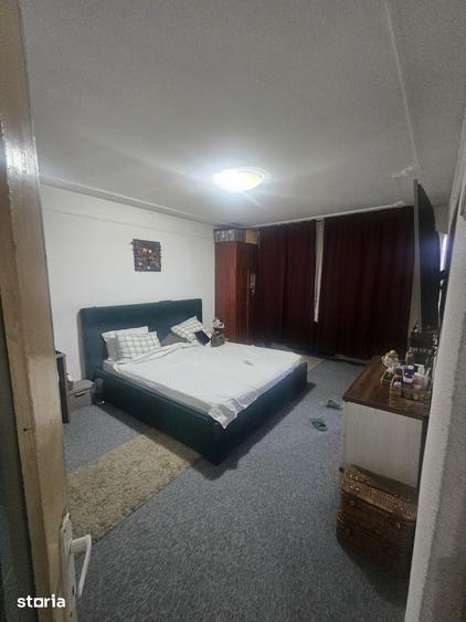 Apartament cu 3 camere decomandat în Tomești