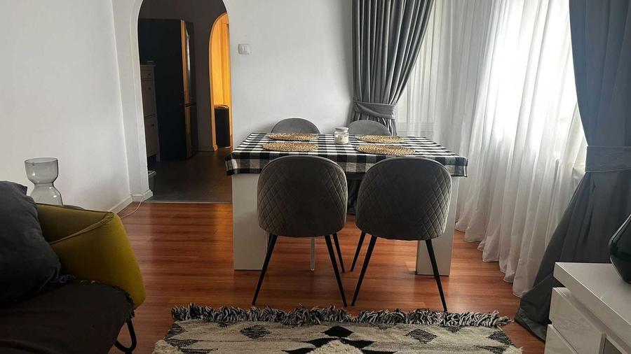 Apartament cu 2 camere decomandat, mobilat în Tei