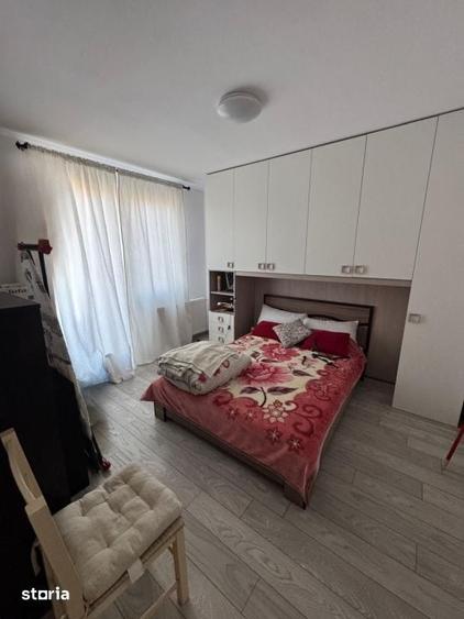Casă cu 7 camere cu Teren 670 Mp în Recea
