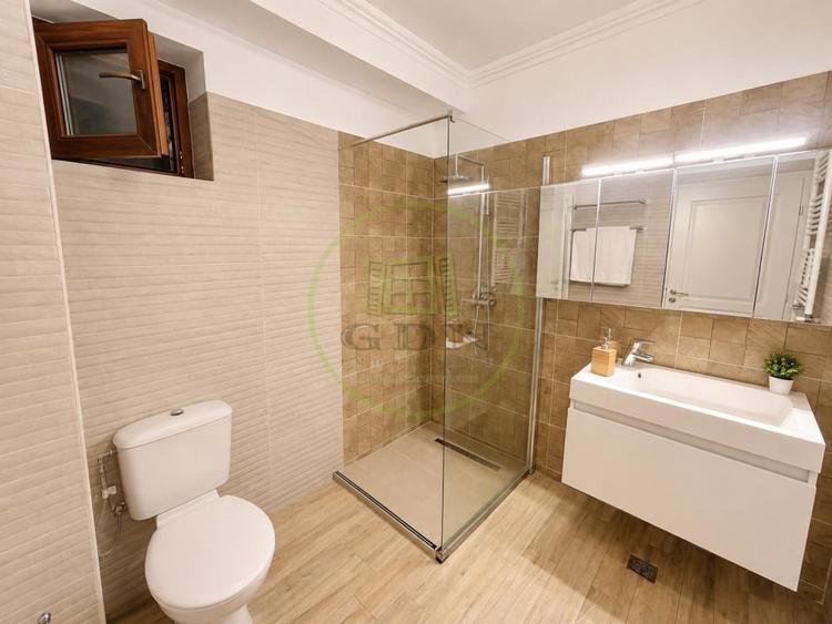 Apartament cu 3 camere semidecomandat, mobilat în Aviației