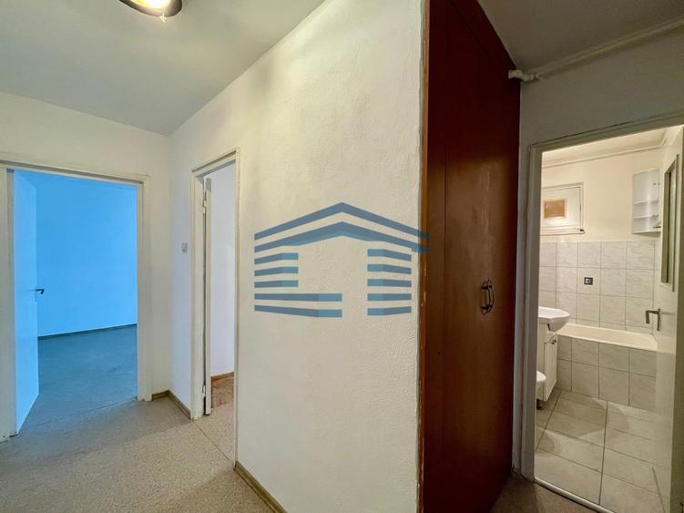 Apartament cu 3 camere decomandat în Bartolomeu