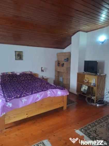 Casă cu 4 camere cu Teren 730 Mp în Izvoarele