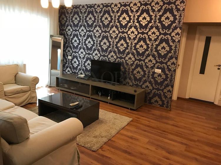 Apartament cu 3 camere decomandat în Panduri