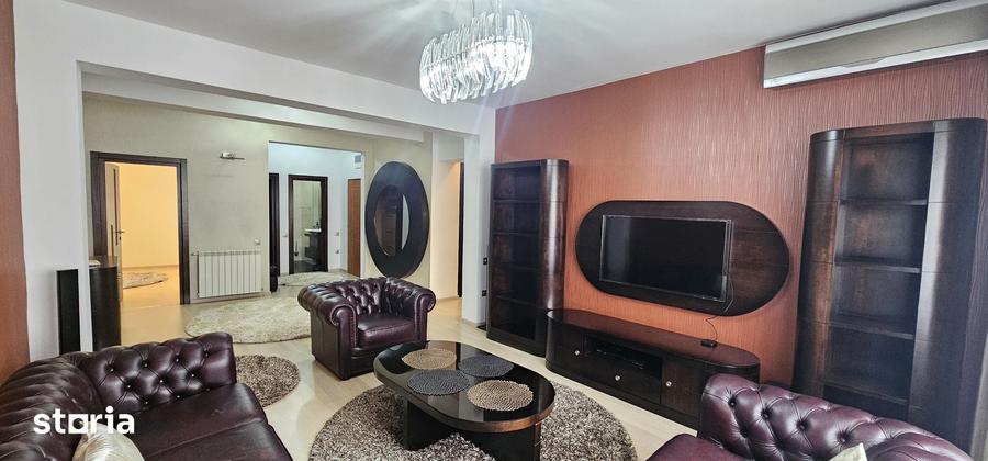 Apartament cu 4 camere decomandat în Ștrand