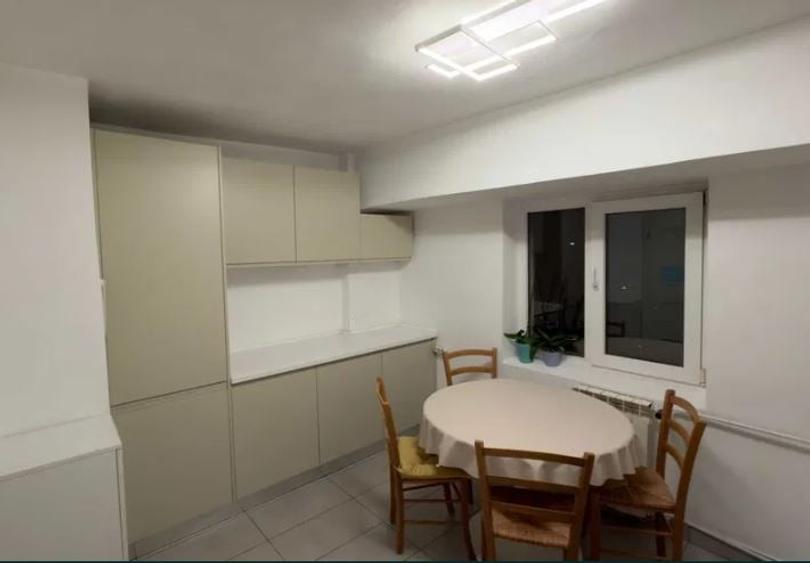 Apartament cu 2 camere semidecomandat în P-ța Alba Iulia