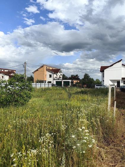 Teren de 2000 mp, în Dumbrava