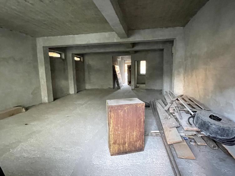 Casă cu 4 camere în Nicolae Bălcescu