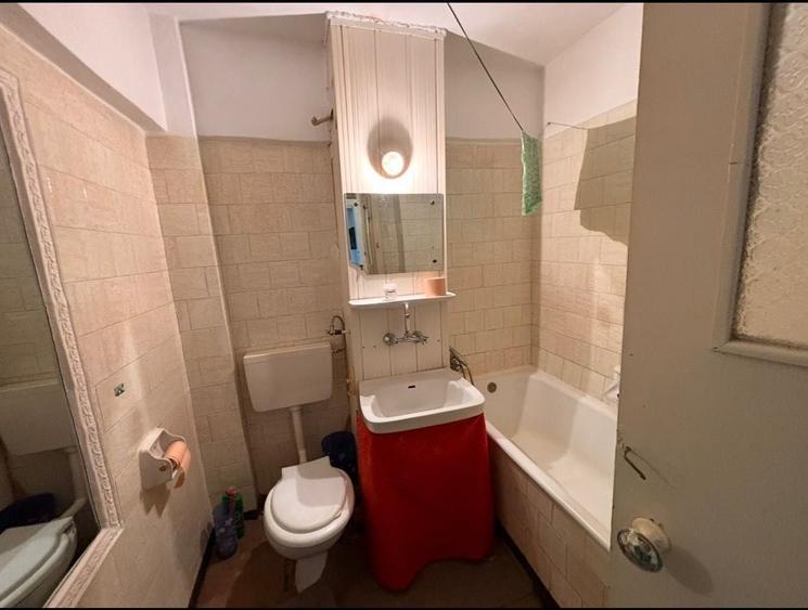 Apartament cu 4 camere decomandat în Central