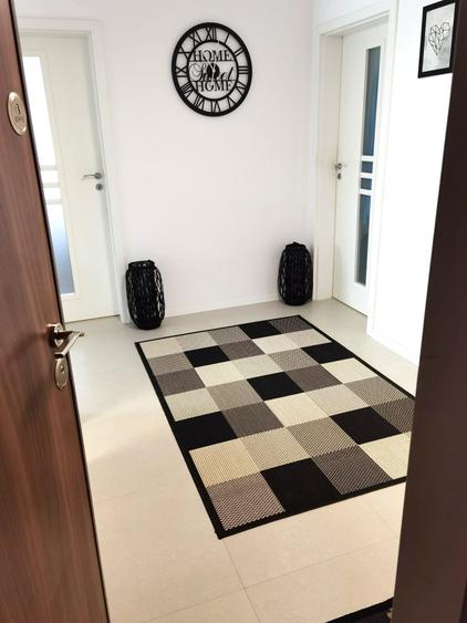 Apartament cu 3 camere decomandat, mobilat în Exterior Nord