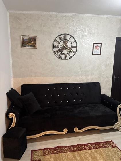 Apartament cu 3 camere semidecomandat în Micro 14