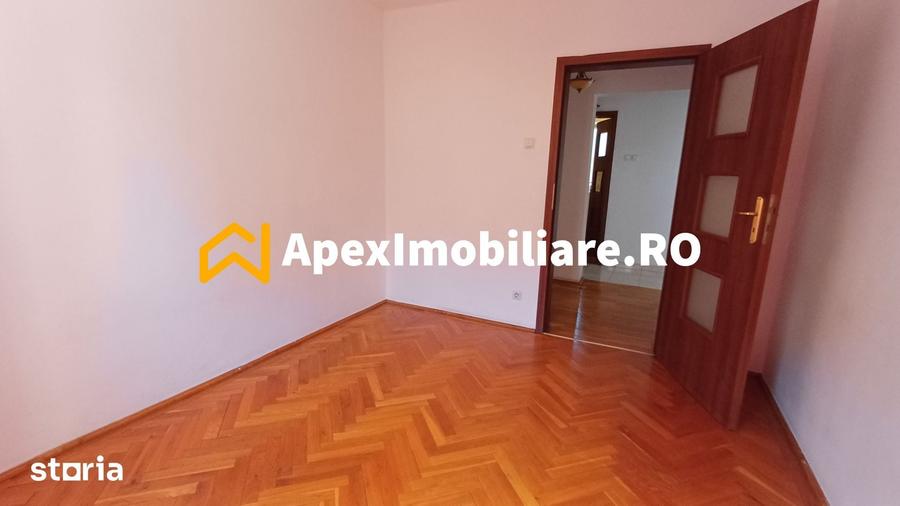 Apartament 4 camere de vanzare Unirii Parcare Privata / Garaj - 18