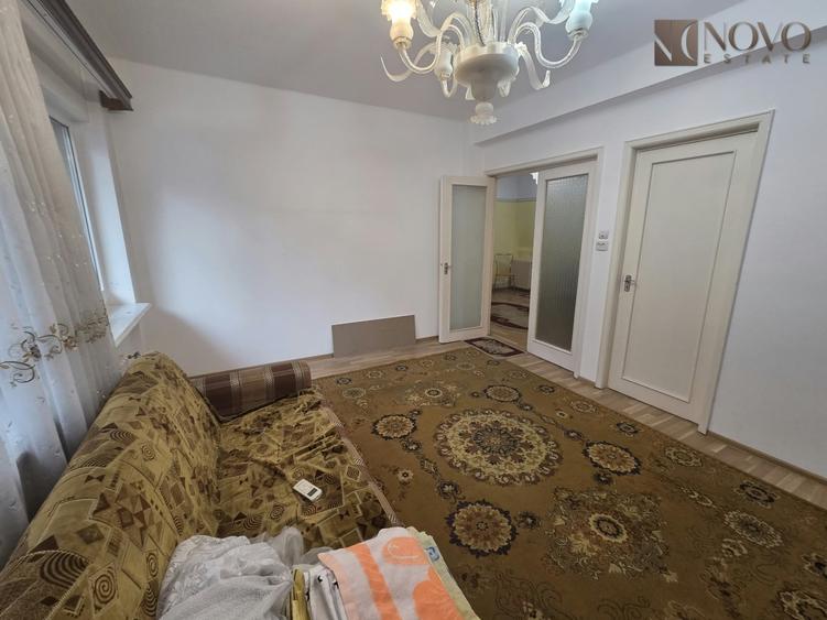 Apartament cu 4 camere decomandat, mobilat în P-ța Rosetti