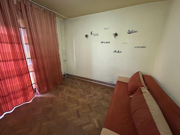 Apartament cu 3 camere decomandat în Micălaca