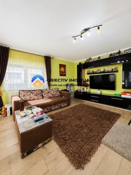 Apartament cu 4 camere decomandat în Dărmănești