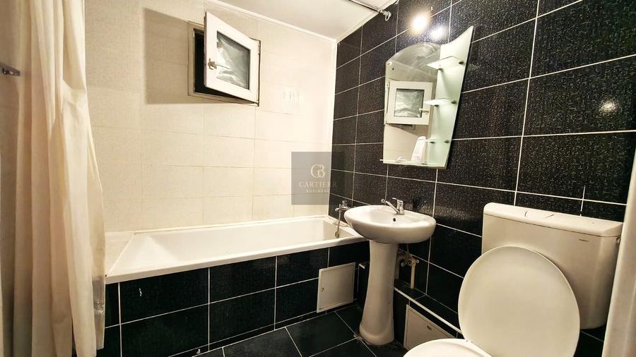Apartament cu 3 camere semidecomandat în Titan
