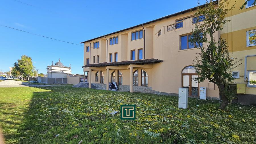 Birou, de 2,704 mp, în Lugoj