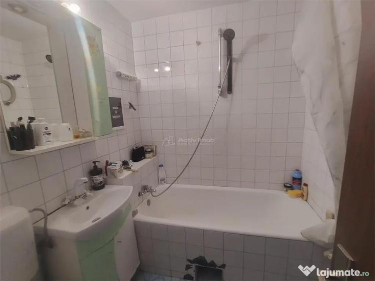 Apartament cu 3 camere decomandat în Caransebeș