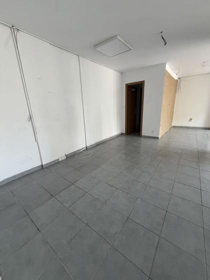 Spațiu comercial, de 72 mp, în Dallas